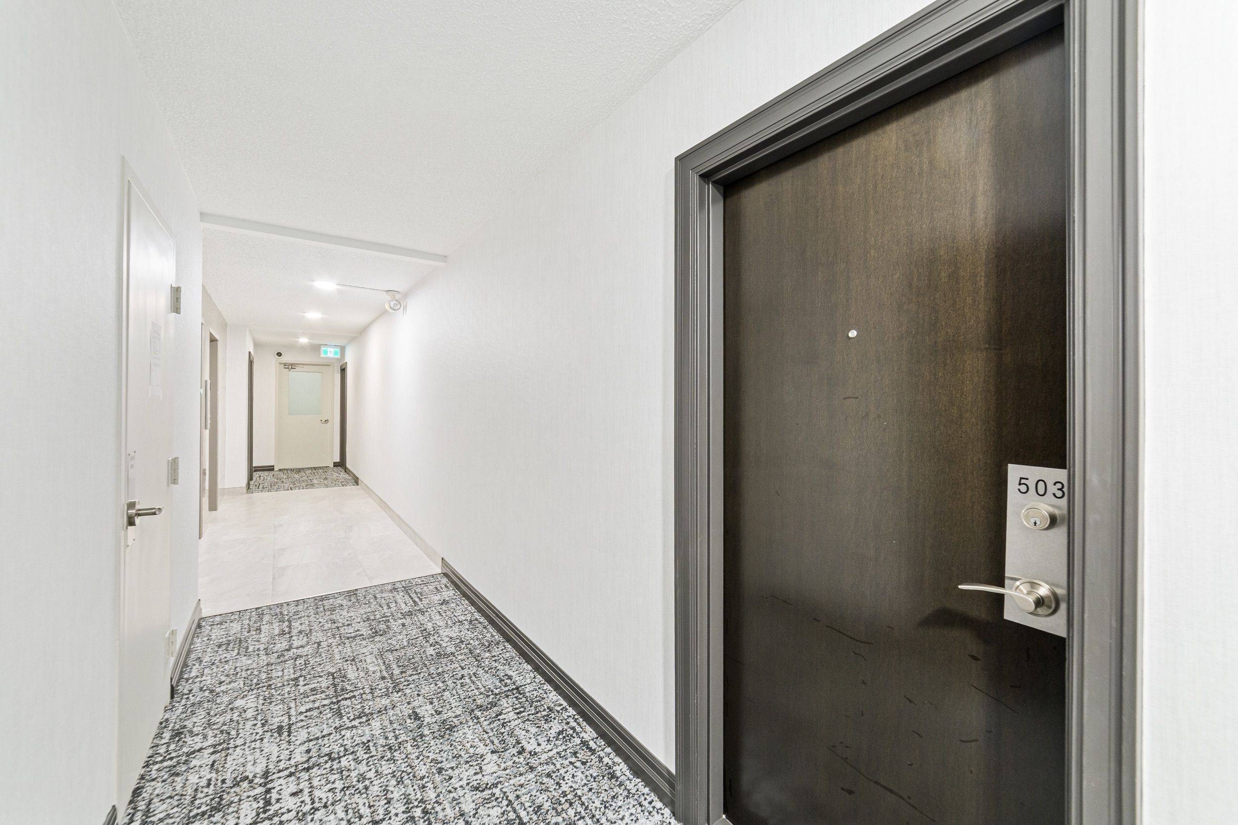 212 Kerr ST #503, Oakville, ON L6K 3B1