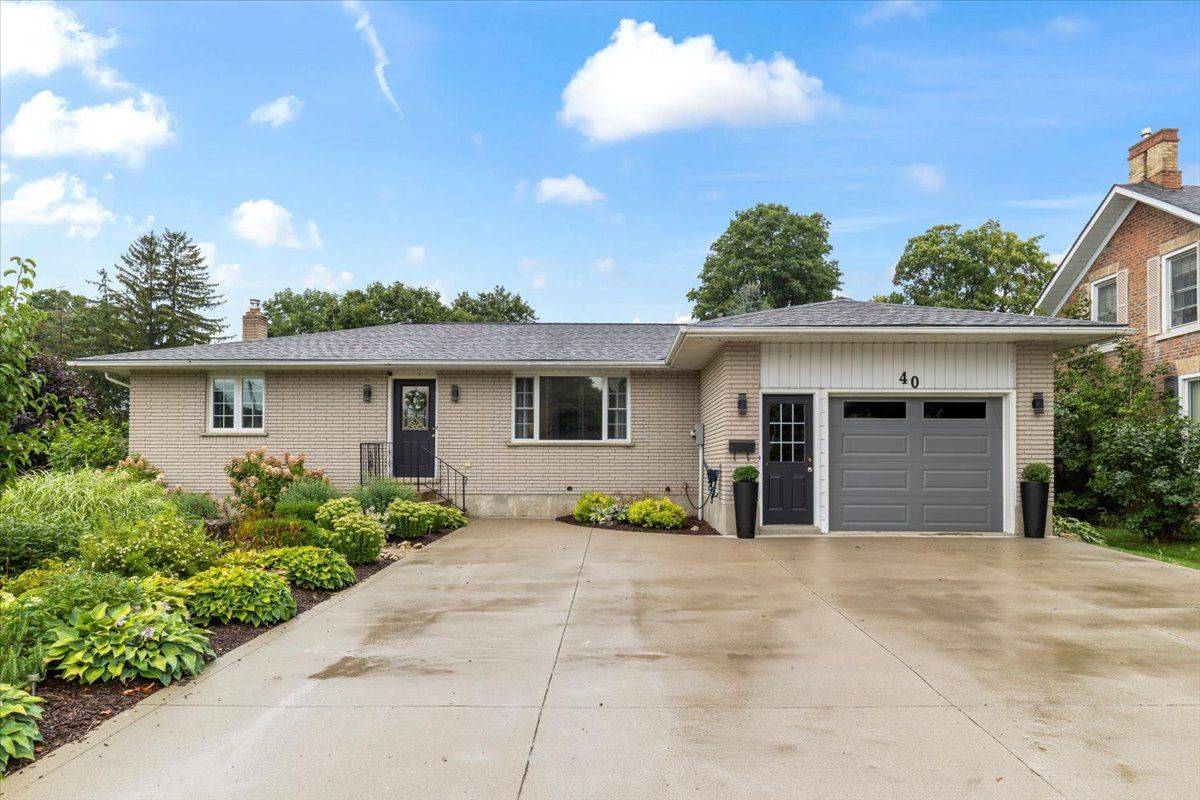 40 Arthur ST W, Minto, ON N0G 1Z0