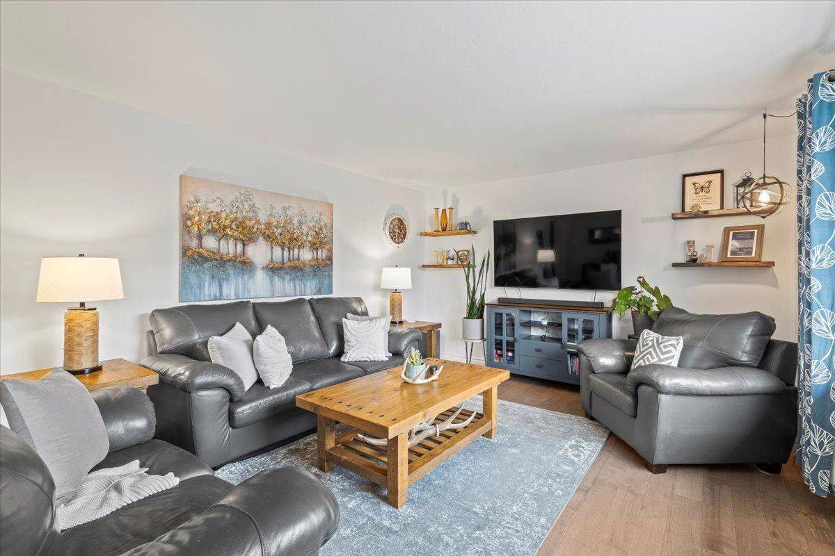 40 Arthur ST W, Minto, ON N0G 1Z0