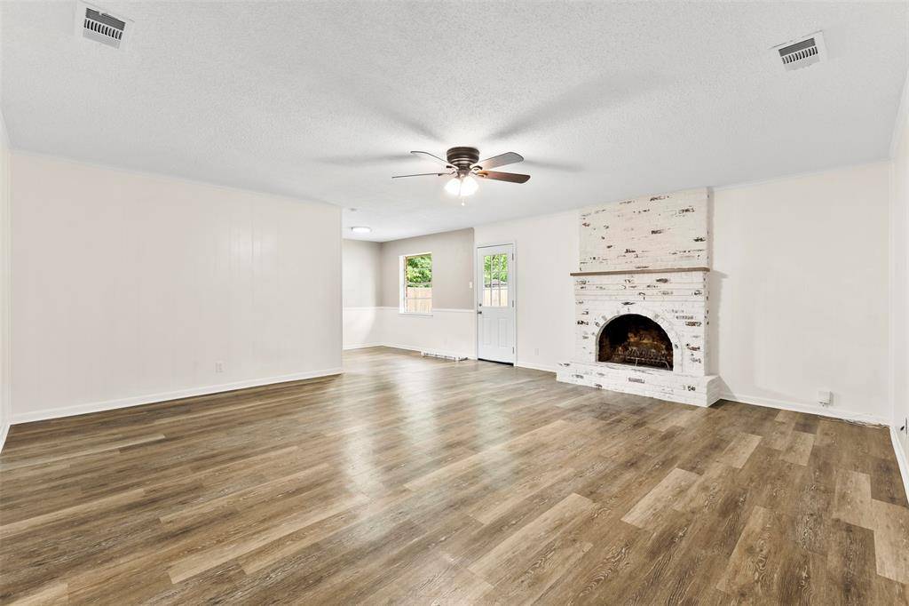 1705 Santa Clara Court, Grand Prairie, TX 75051