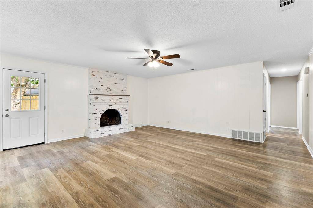 1705 Santa Clara Court, Grand Prairie, TX 75051