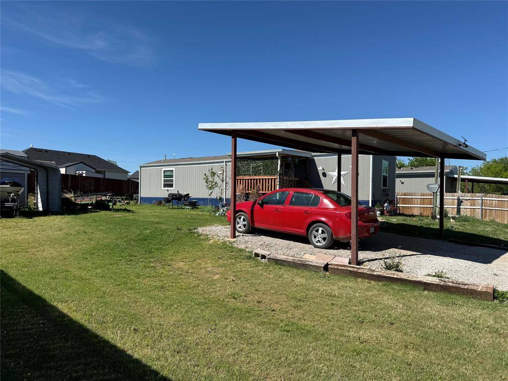 233 Overland Trail, Bridgeport, TX 76426