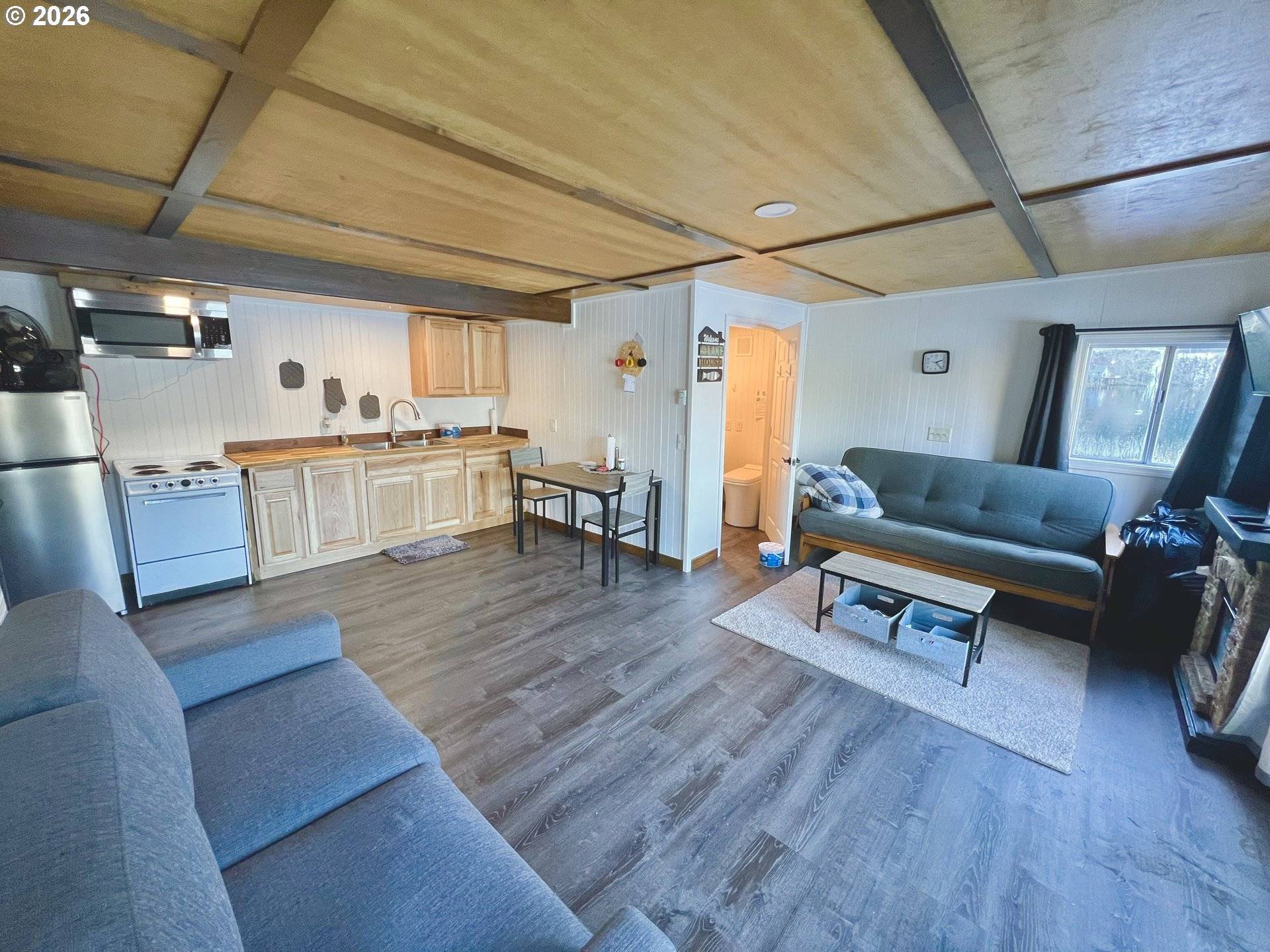 515 N TENMILE, Lakeside, OR 97449