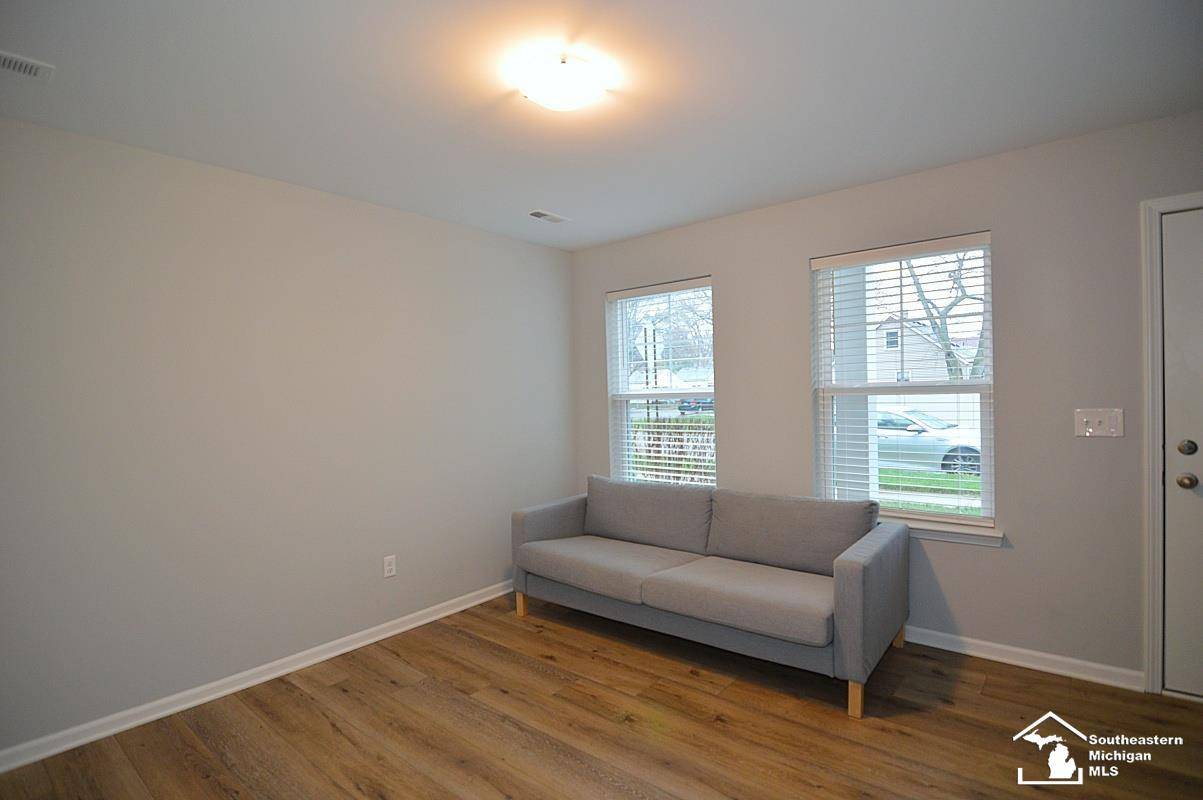 24033 Battelle AVE, Hazel Park, MI 48030