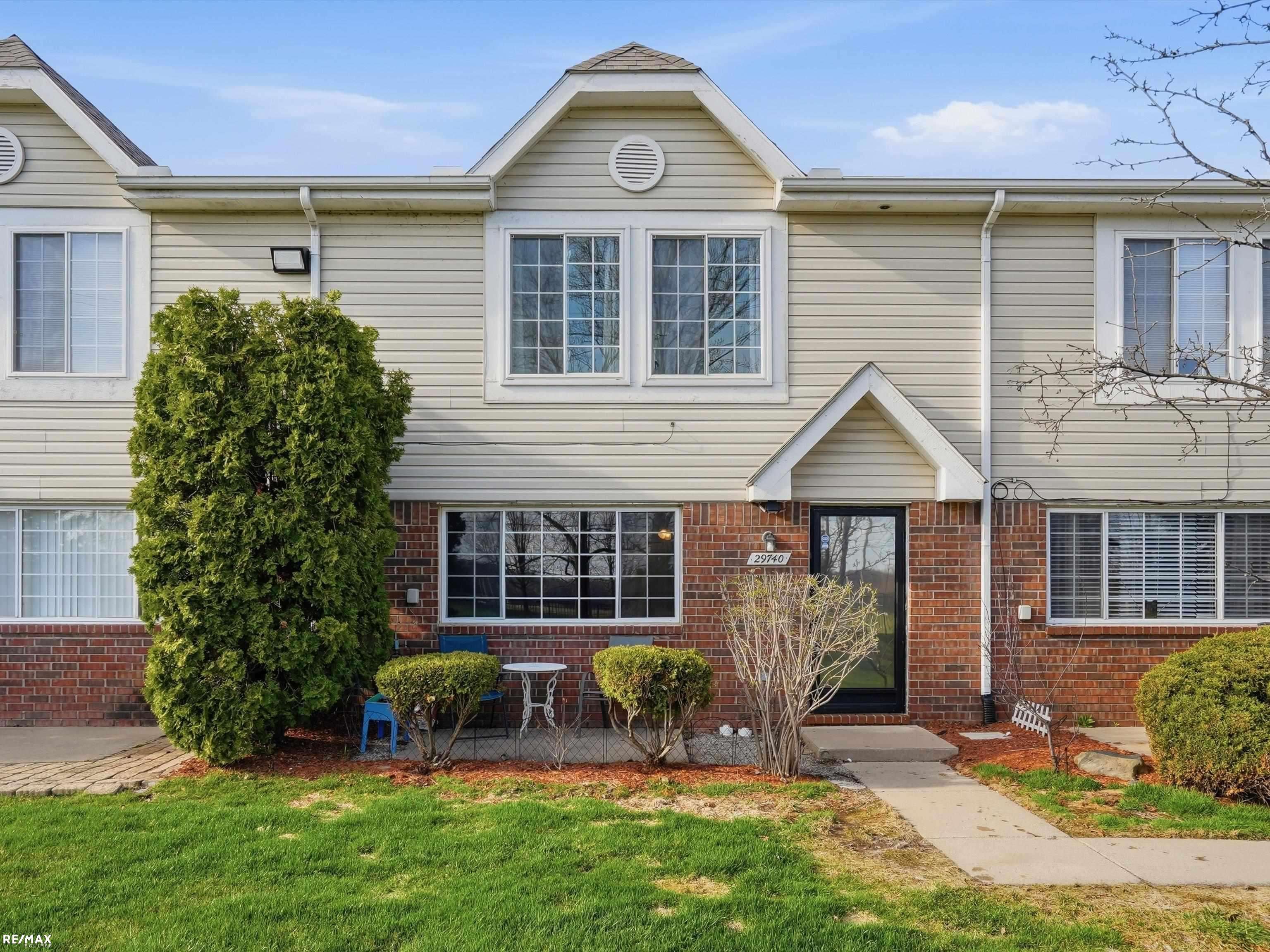 29740 Amy LN, Chesterfield Twp, MI 48047