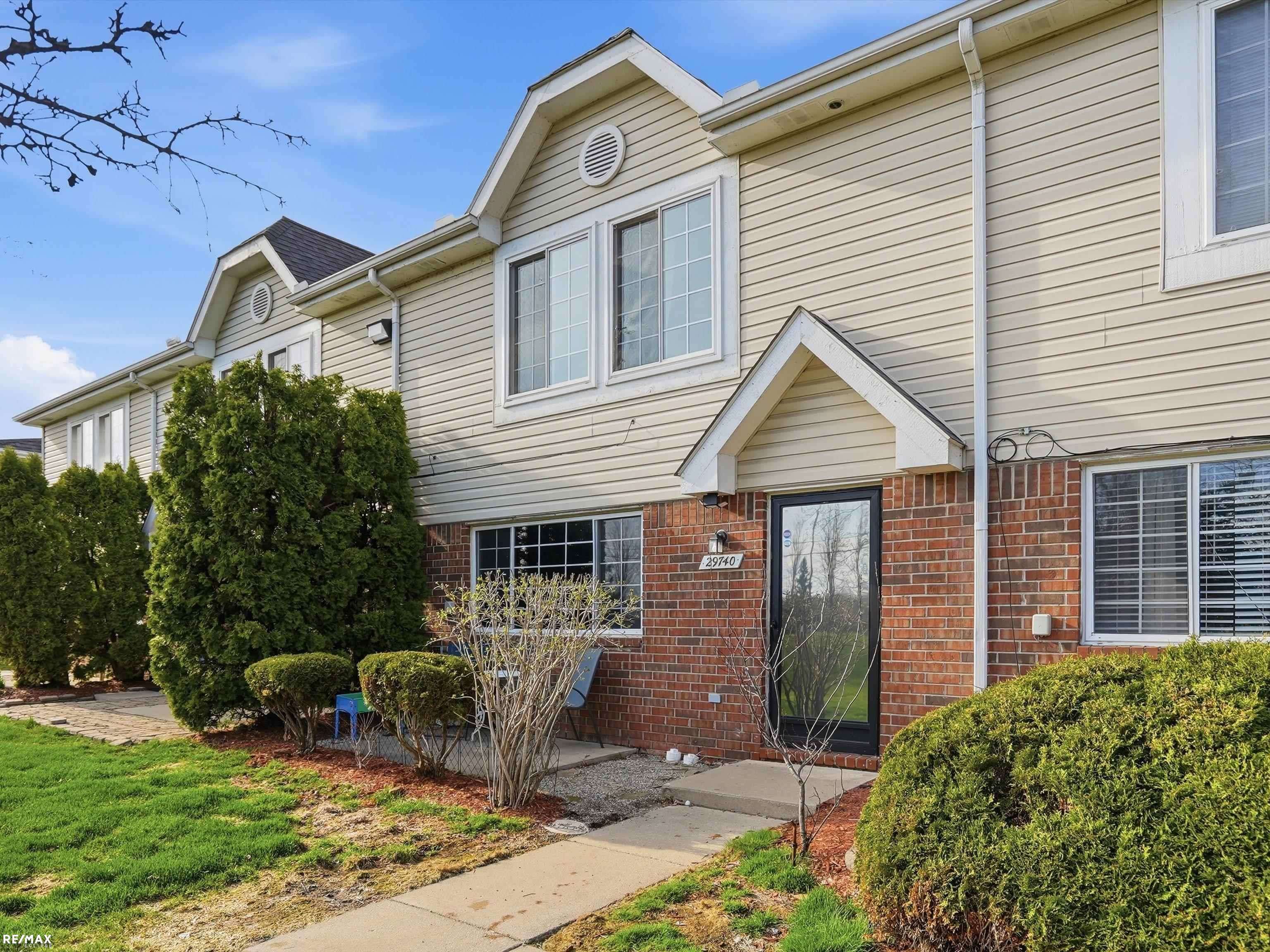 29740 Amy LN, Chesterfield Twp, MI 48047