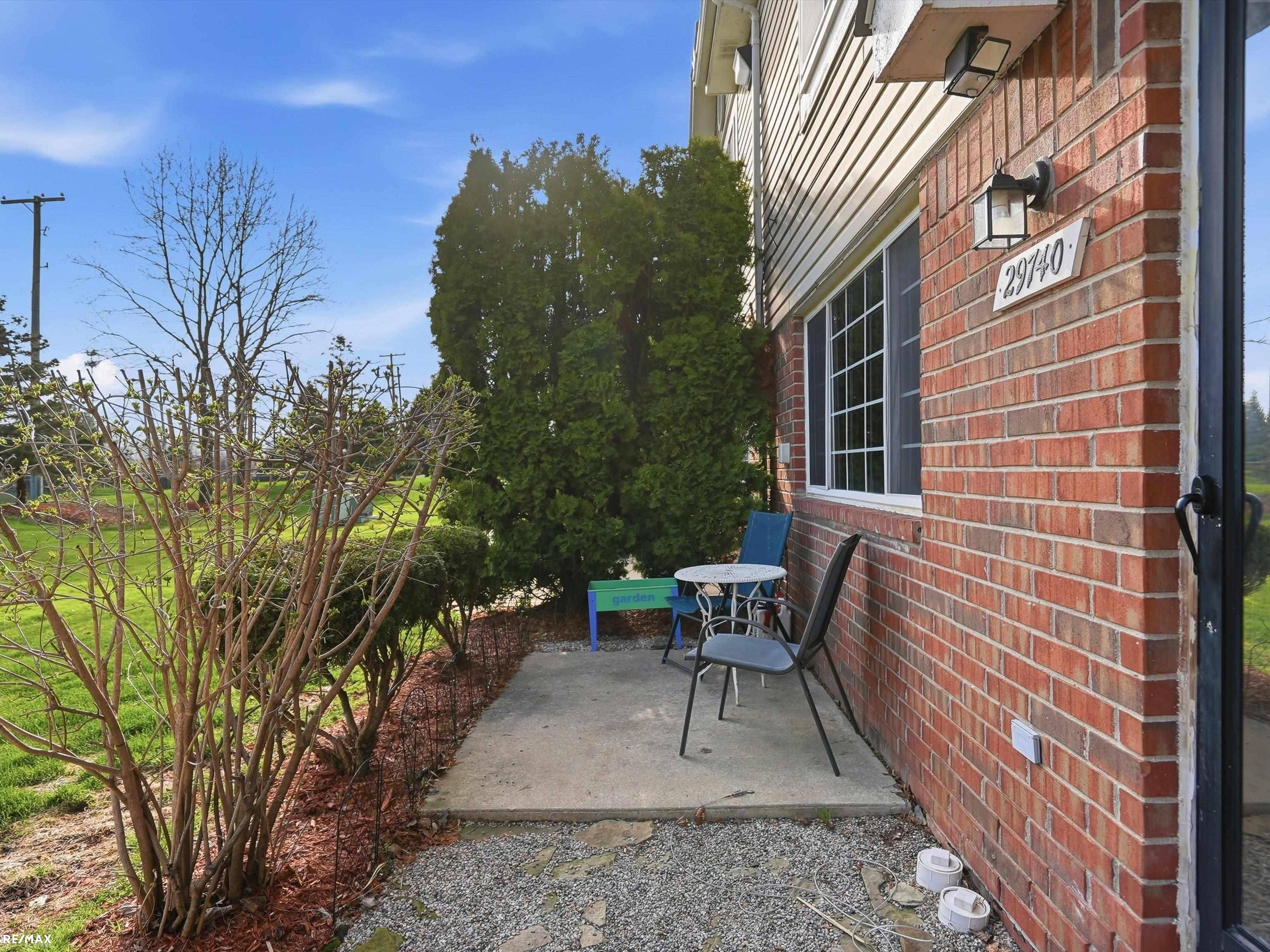 29740 Amy LN, Chesterfield Twp, MI 48047