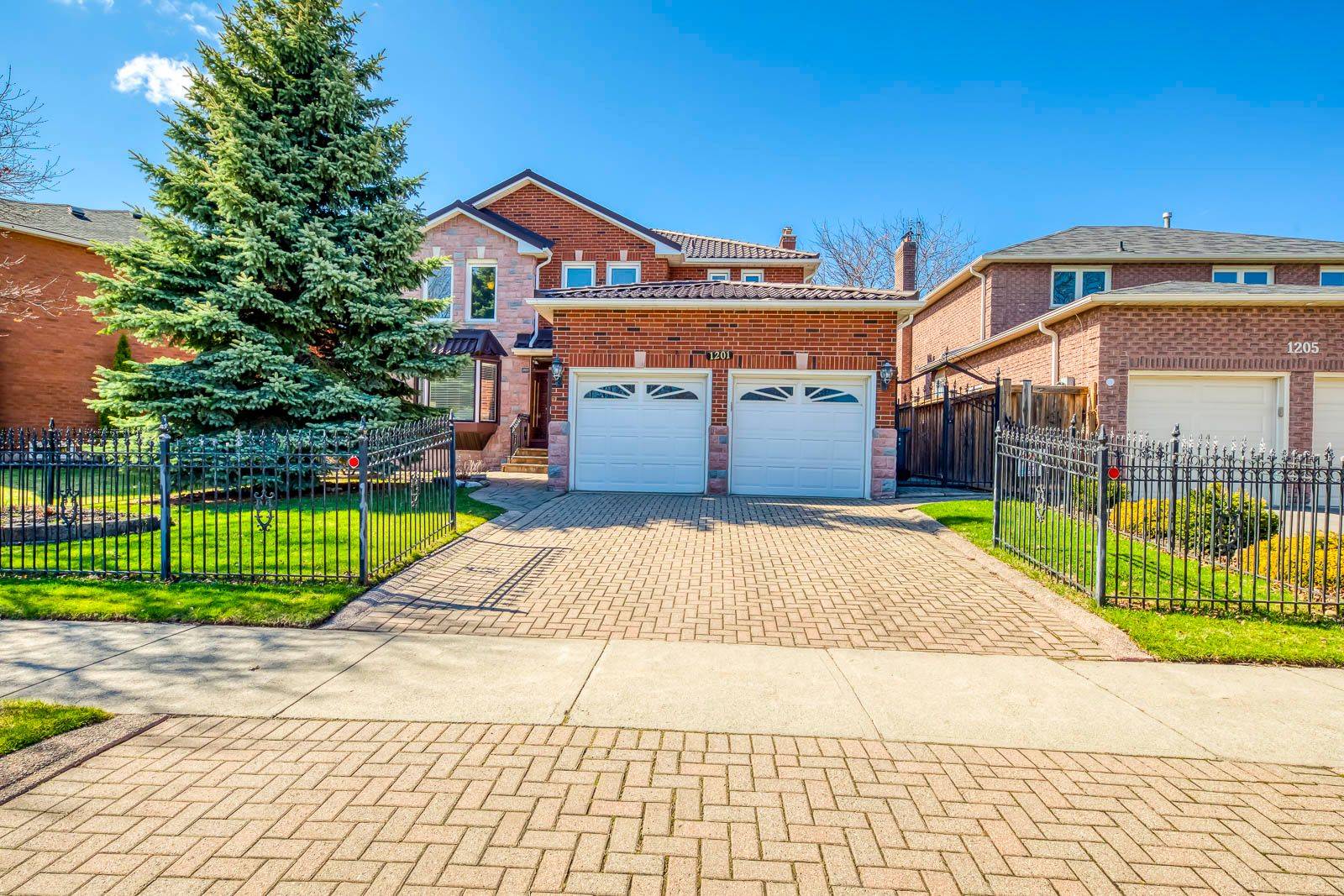 1201 Creekside DR, Oakville, ON L6H 4Y8