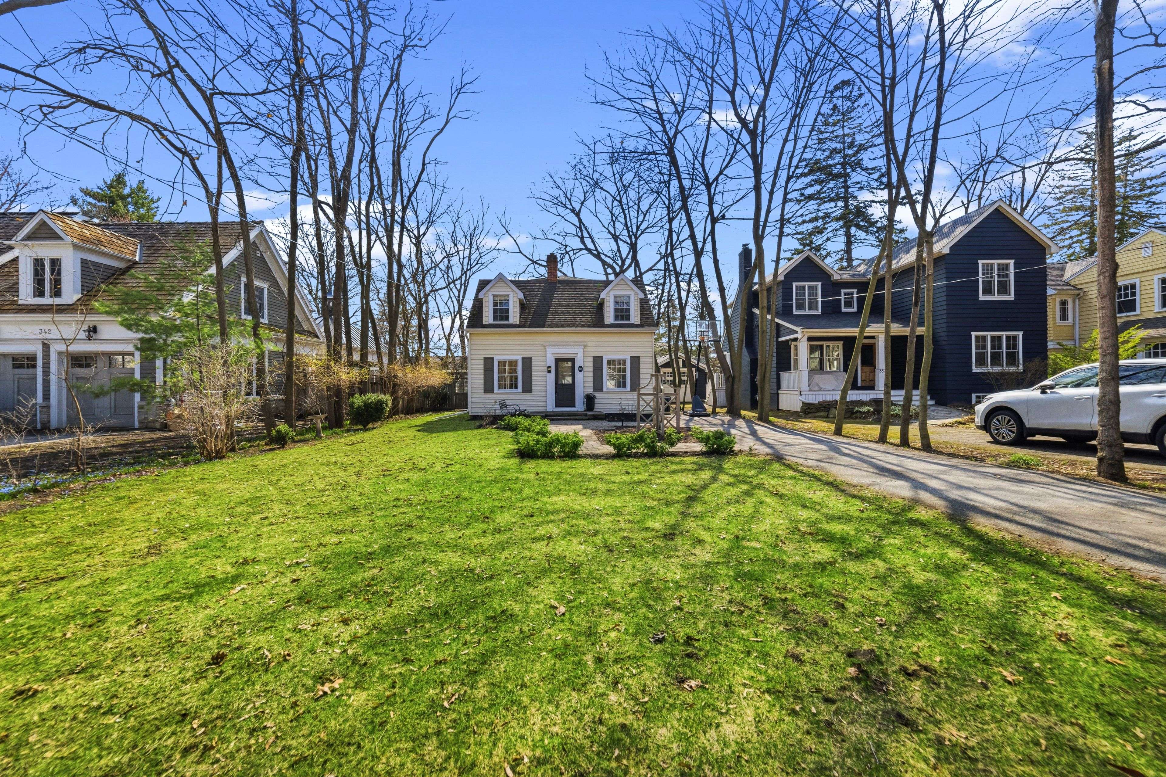 348 Douglas AVE, Oakville, ON L6J 3S6