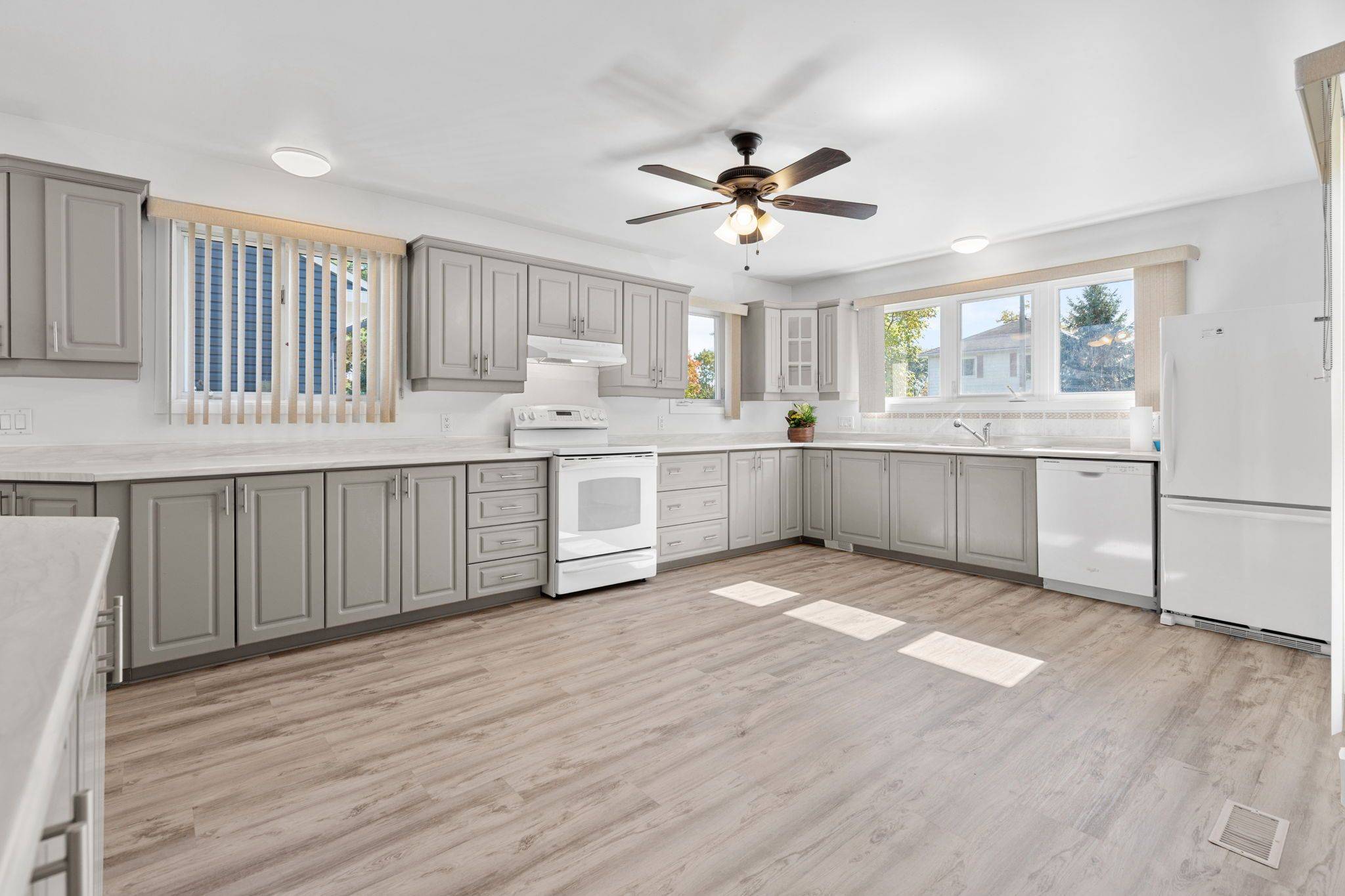 1811 Hutton AVE, Elmvale Acres And Area, ON K1G 1M1