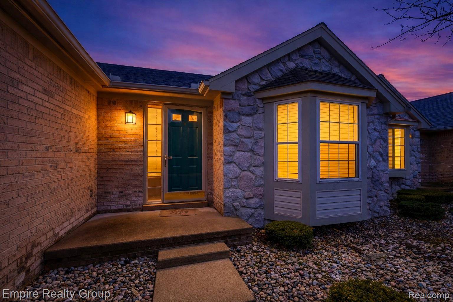 12330 Hickory E, Utica, MI 48315