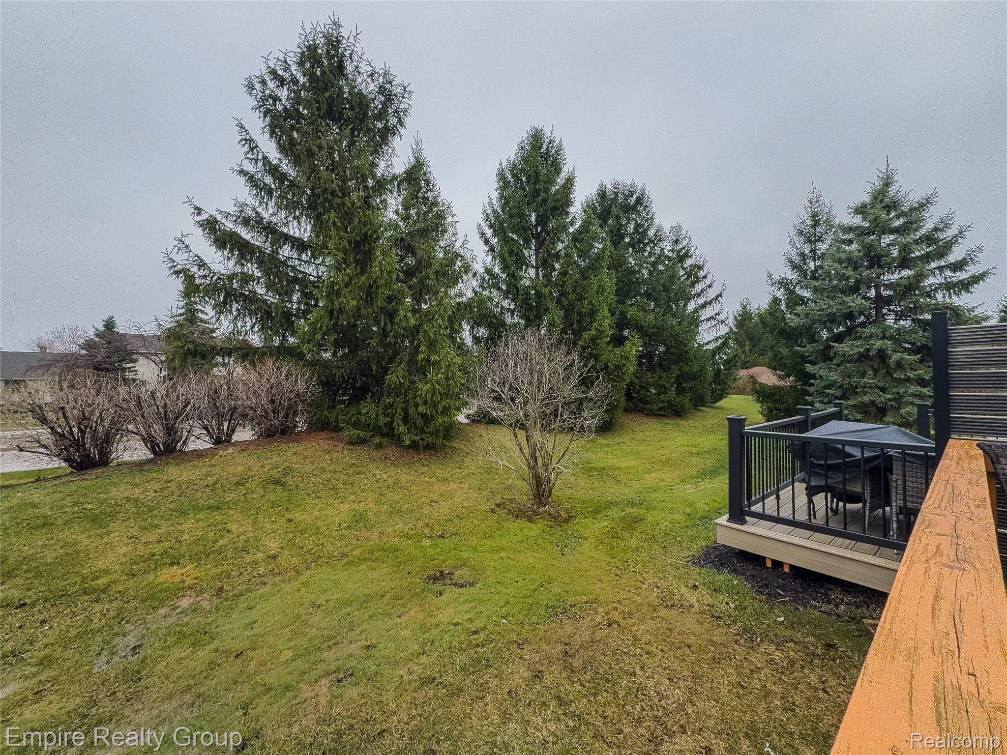 12330 Hickory E, Utica, MI 48315