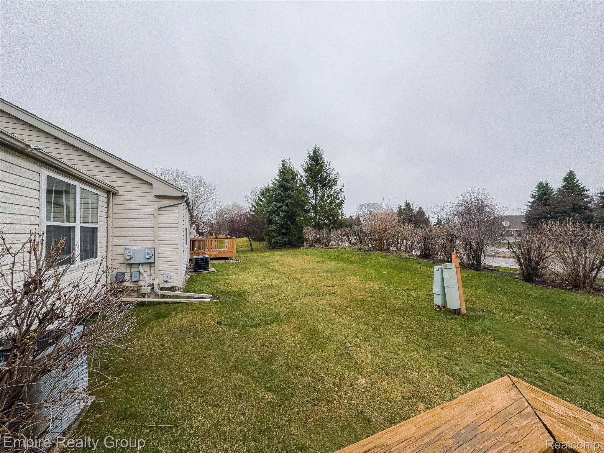 12330 Hickory E, Utica, MI 48315