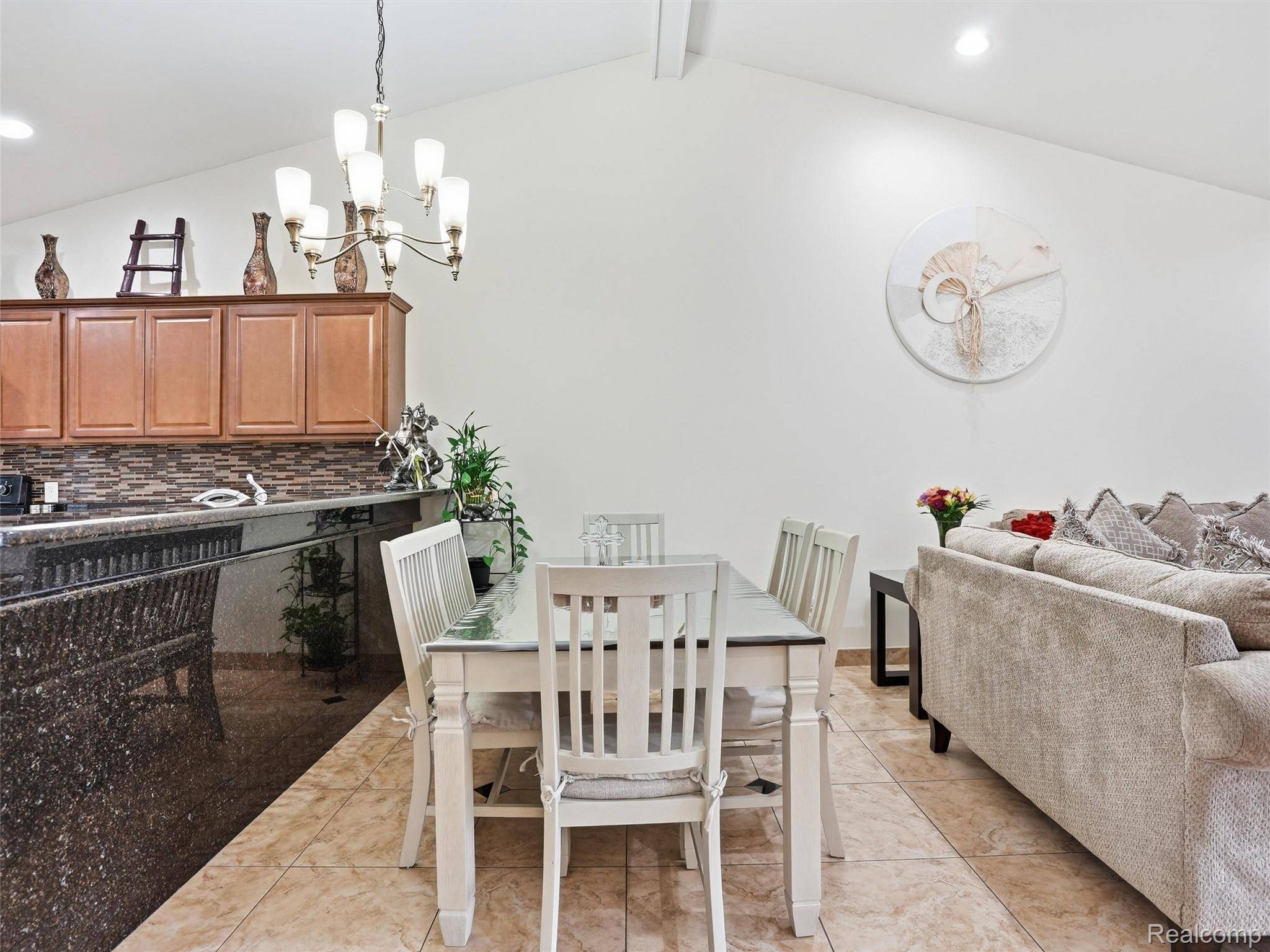 12410 Noonan CT, Utica, MI 48315