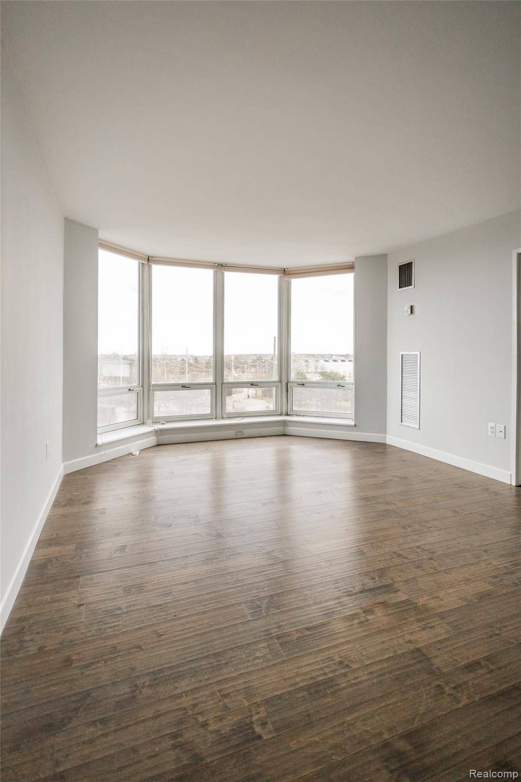 250 E Harbortown DR #508, Detroit, MI 48207