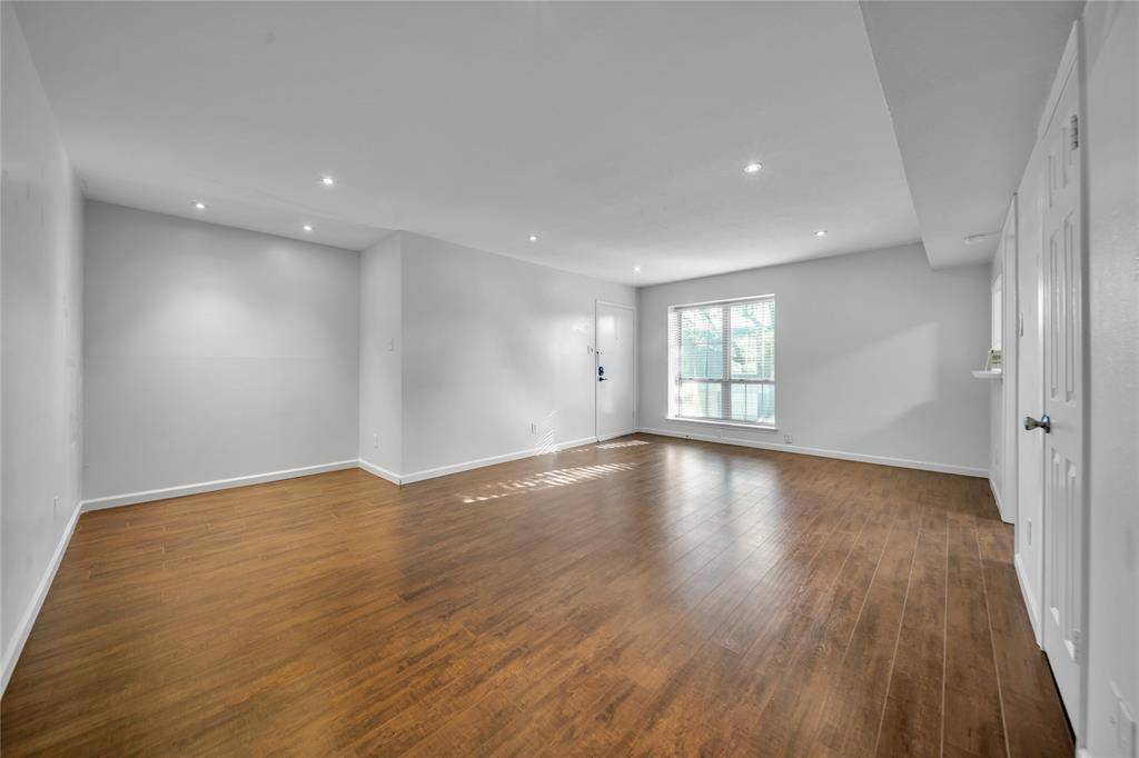 5043 Les Chateaux Drive #214, Dallas, TX 75235