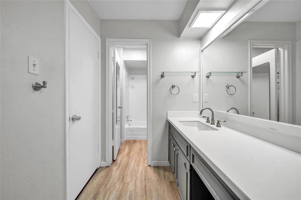 5043 Les Chateaux Drive #214, Dallas, TX 75235