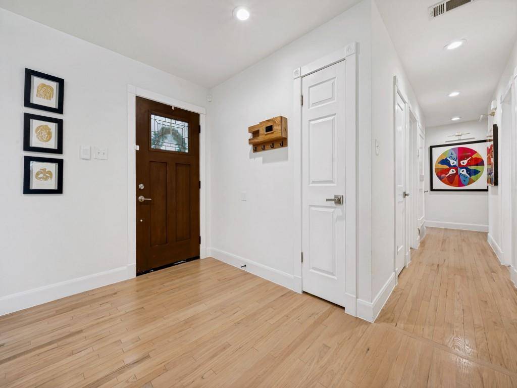 10521 Evangeline Way, Dallas, TX 75218