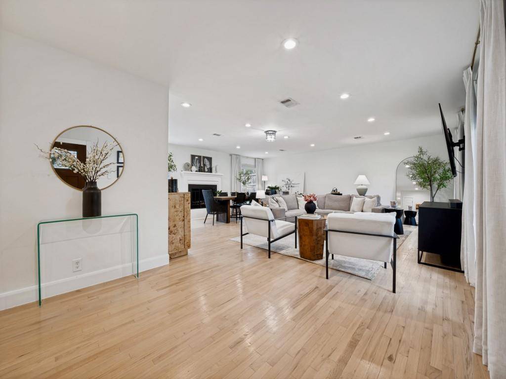 10521 Evangeline Way, Dallas, TX 75218