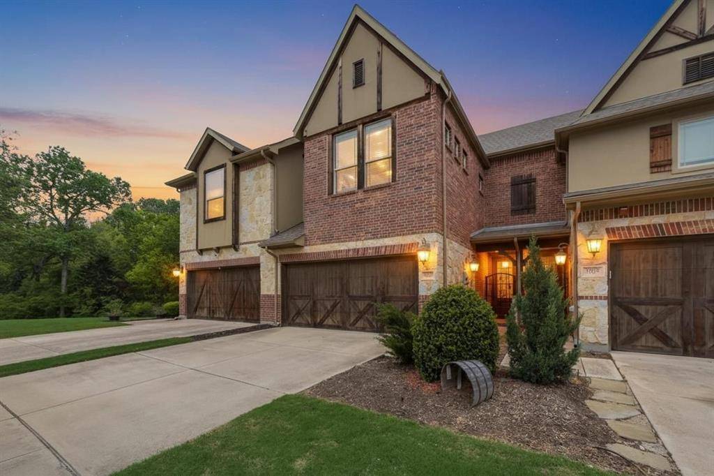 1003 Brook Hollow Drive, Euless, TX 76039