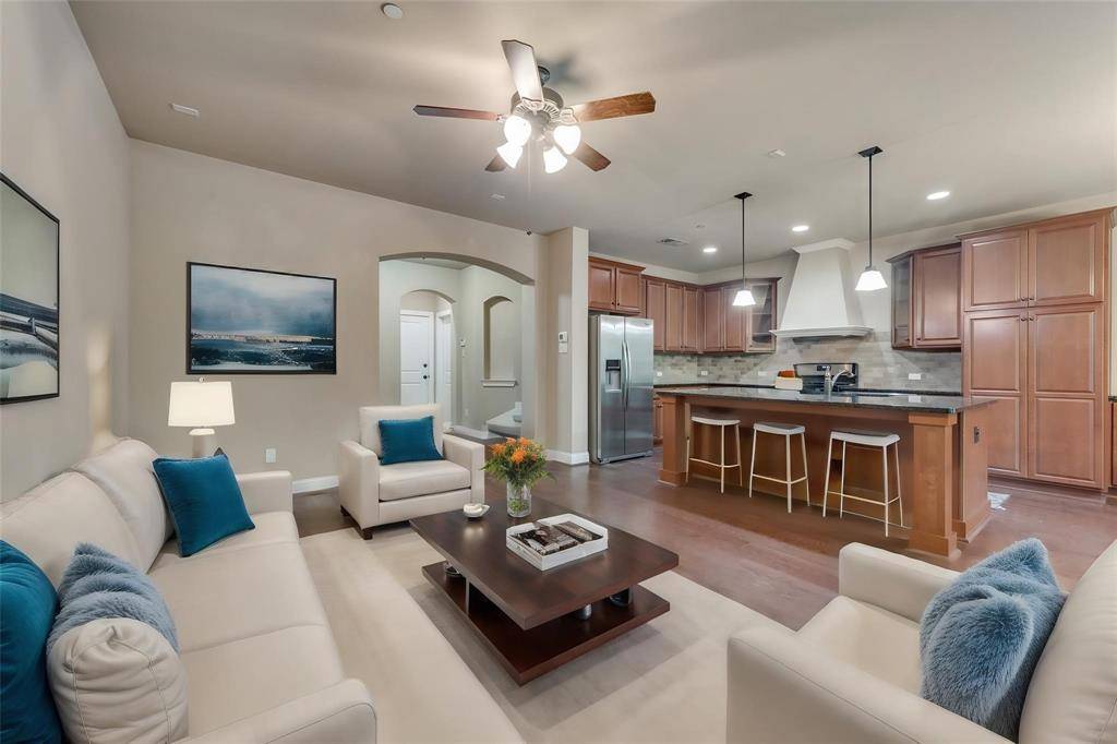 1003 Brook Hollow Drive, Euless, TX 76039