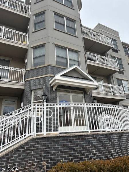 30 Freedomway #406, Jersey City, NJ 07305