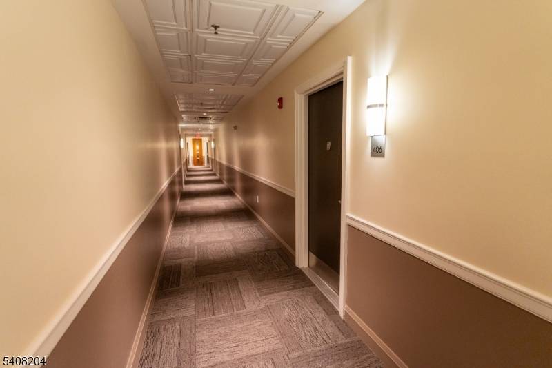 30 Freedomway #406, Jersey City, NJ 07305