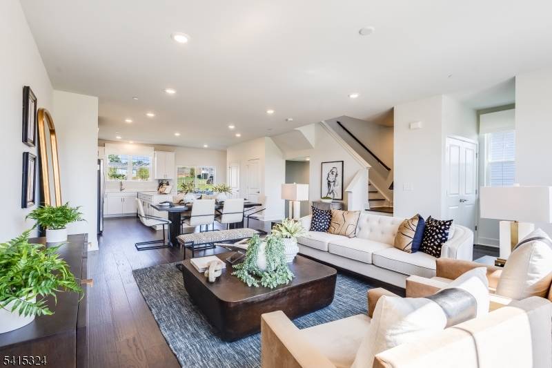 53 Eastwood Ter #53, East Hanover Twp., NJ 07936