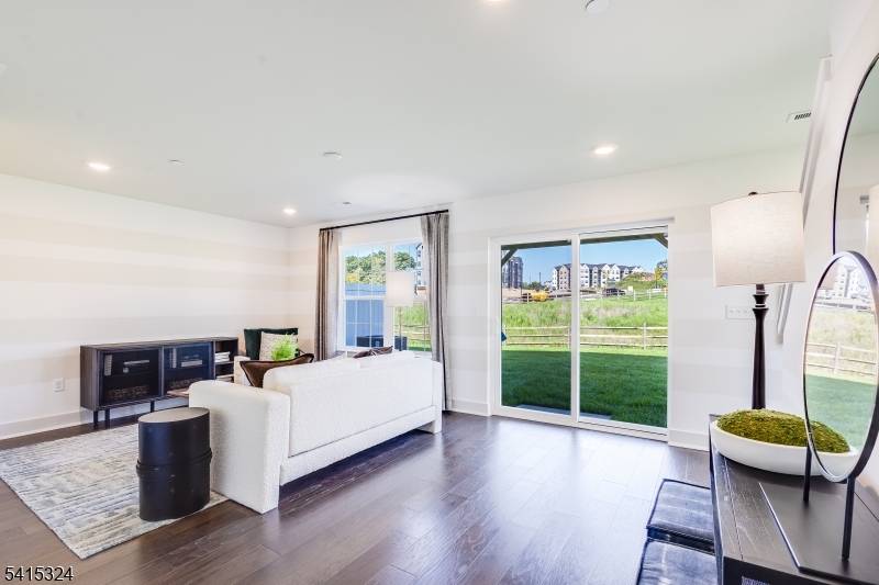 53 Eastwood Ter #53, East Hanover Twp., NJ 07936