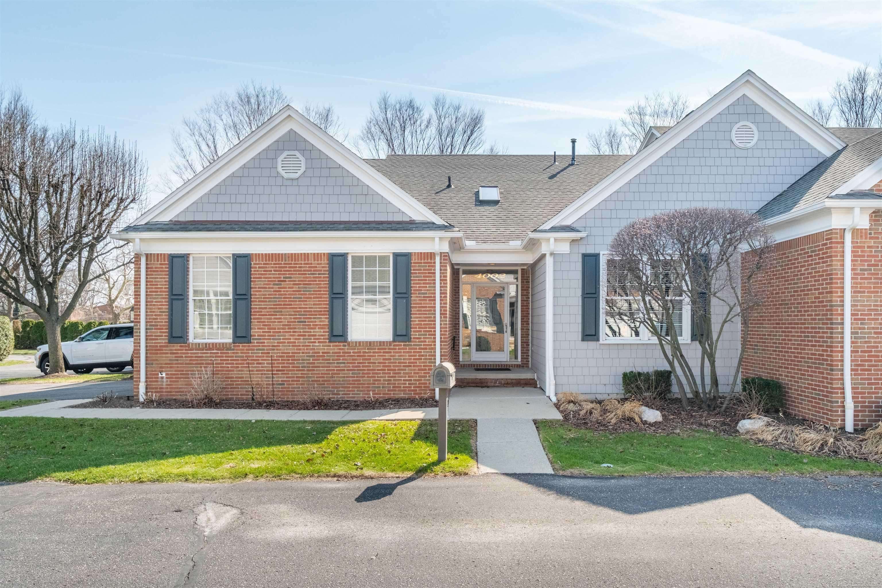 4002 Harbor Place DR, St Clair Shores, MI 48080