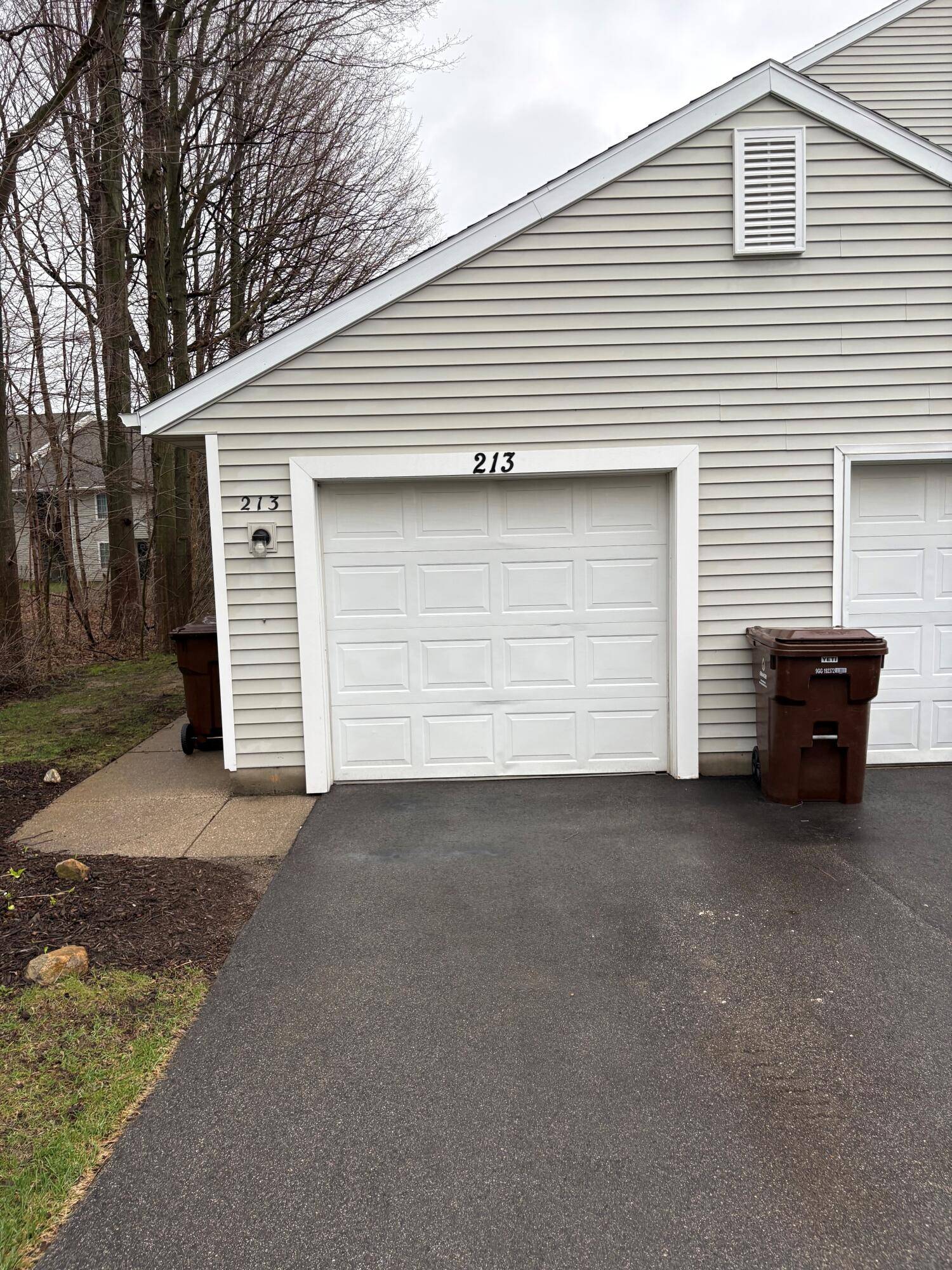 213 Hunters LN NE #21, Rockford City, MI 49341