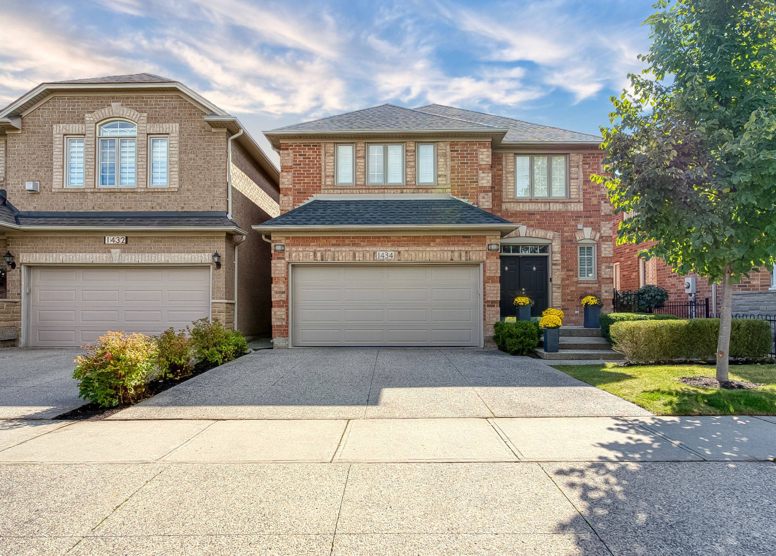 1434 Gulledge TRL, Oakville, ON L6M 3Z8