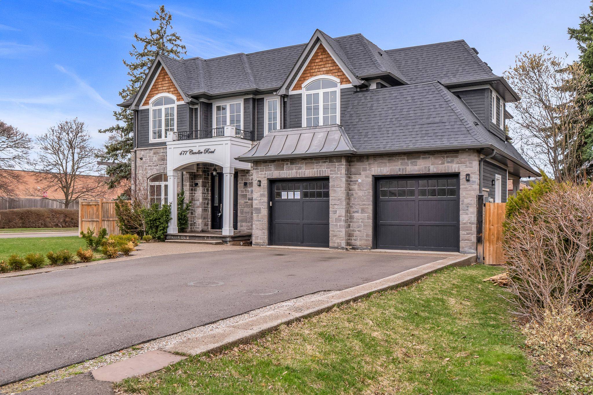 477 Candler RD, Oakville, ON L6J 2V5
