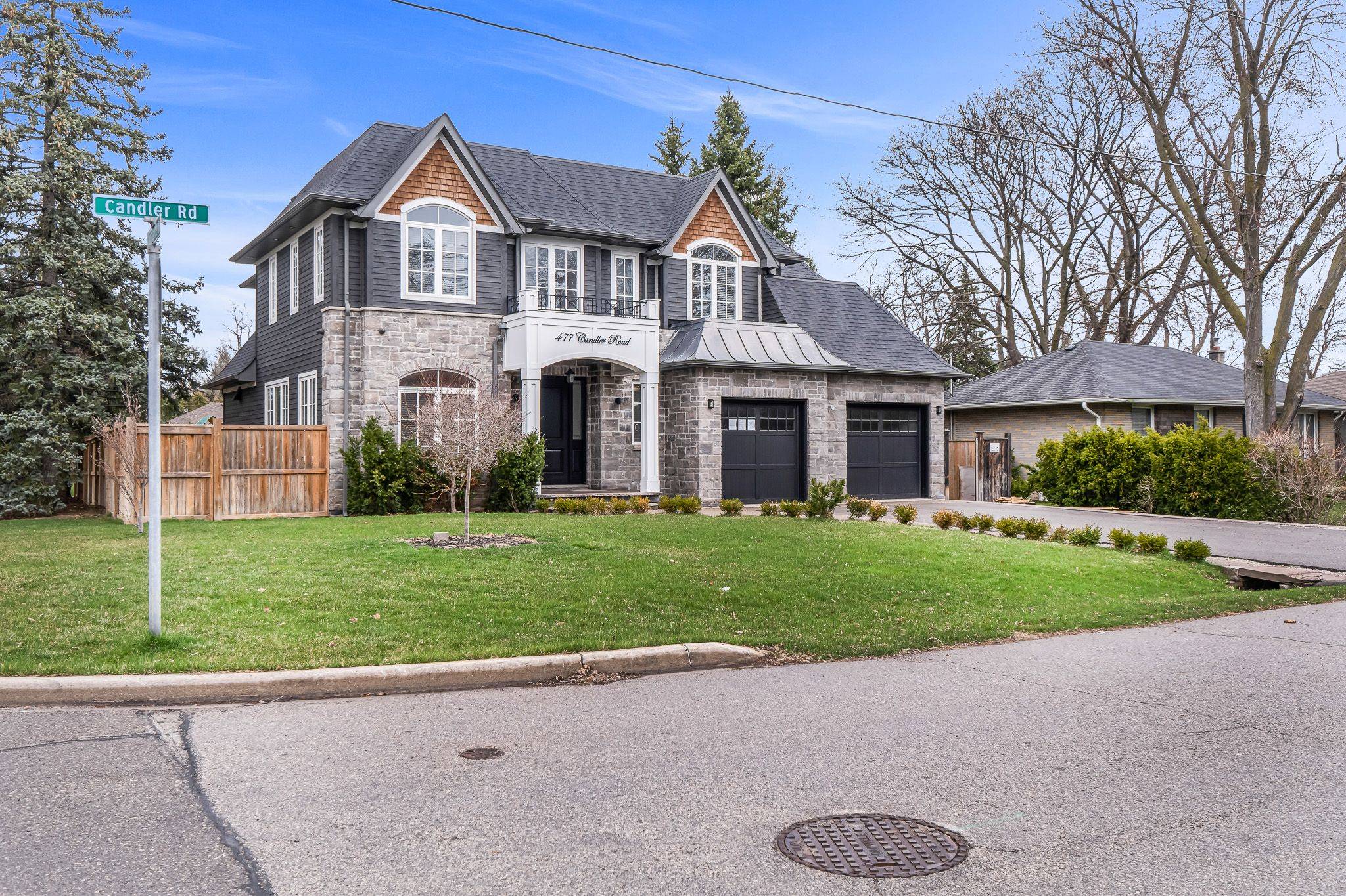 477 Candler RD, Oakville, ON L6J 2V5