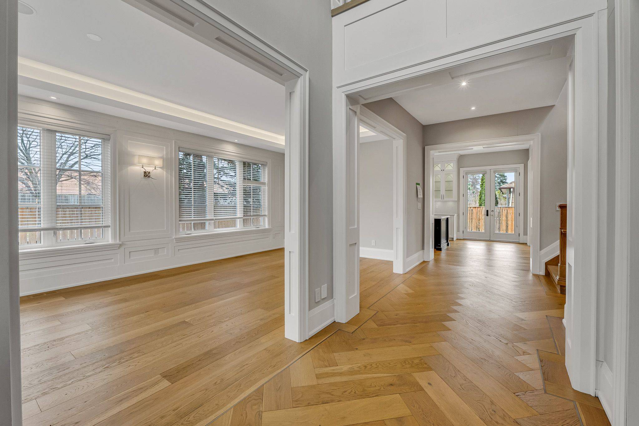 477 Candler RD, Oakville, ON L6J 2V5