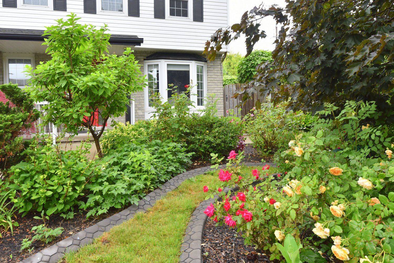 95 BIRCHPARK DR N, Grimsby, ON L3M 4M9