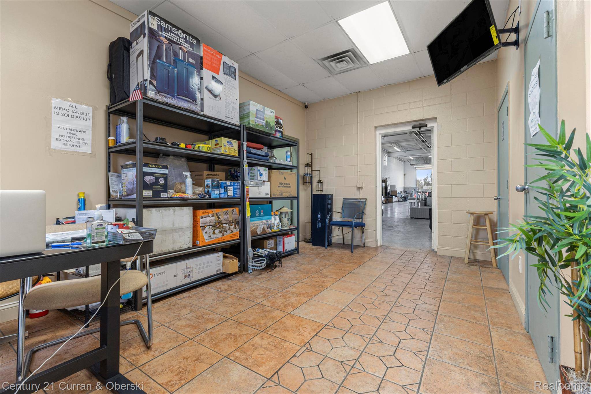 32639 Industrial RD, Garden City, MI 48135