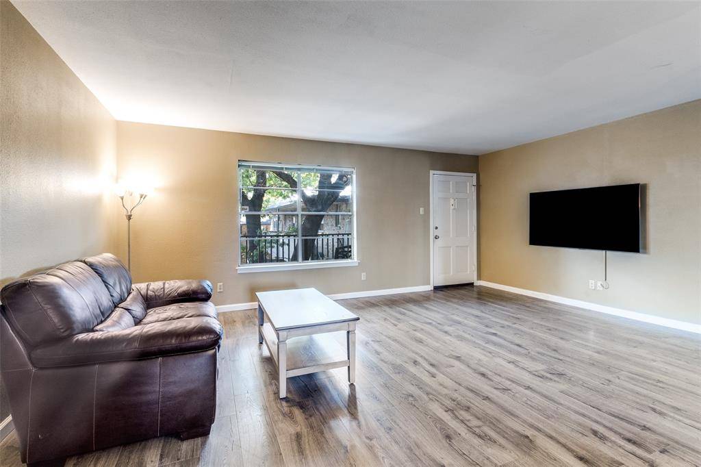 7931 Royal Lane #215, Dallas, TX 75230