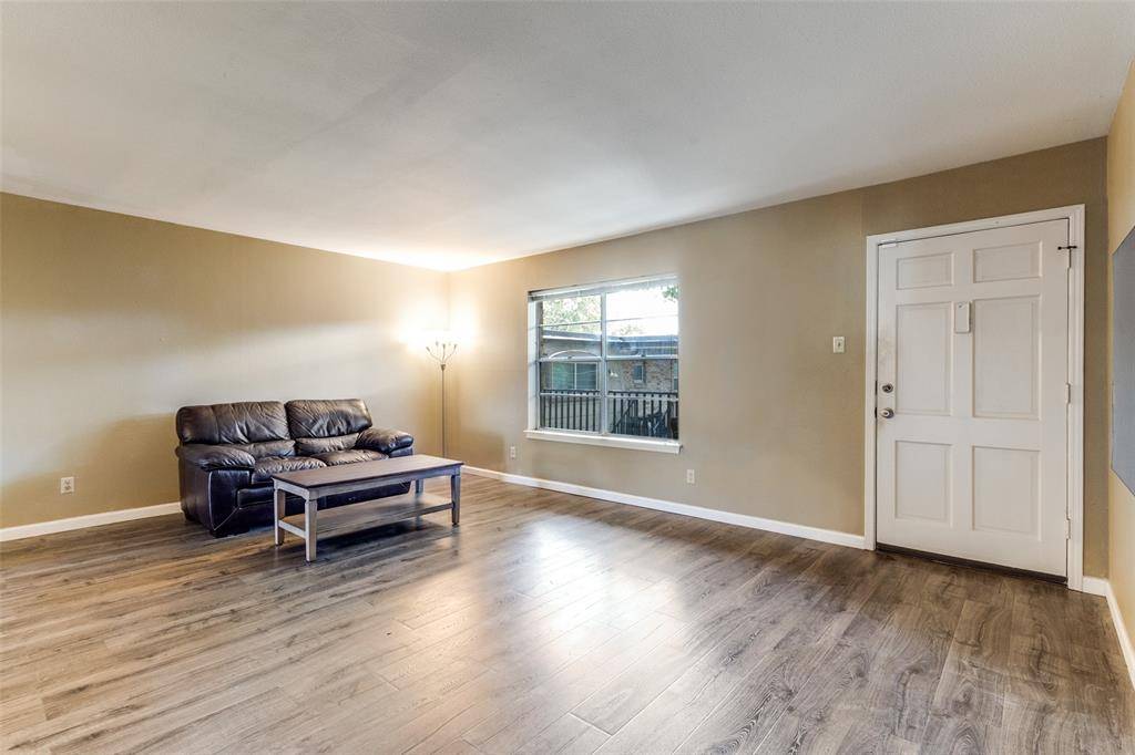 7931 Royal Lane #215, Dallas, TX 75230