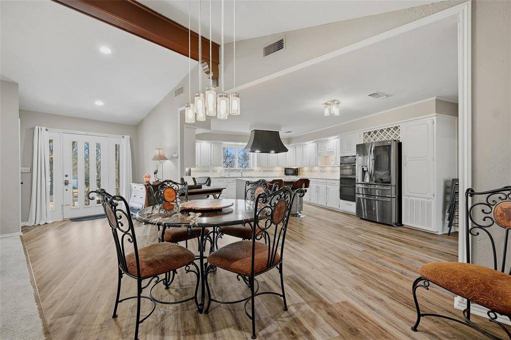 231 Cayuga Trail, Lake Kiowa, TX 76240