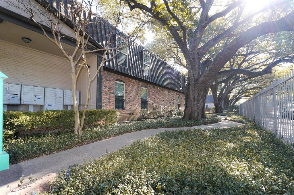 5322 Fleetwood Oaks Avenue #142, Dallas, TX 75235