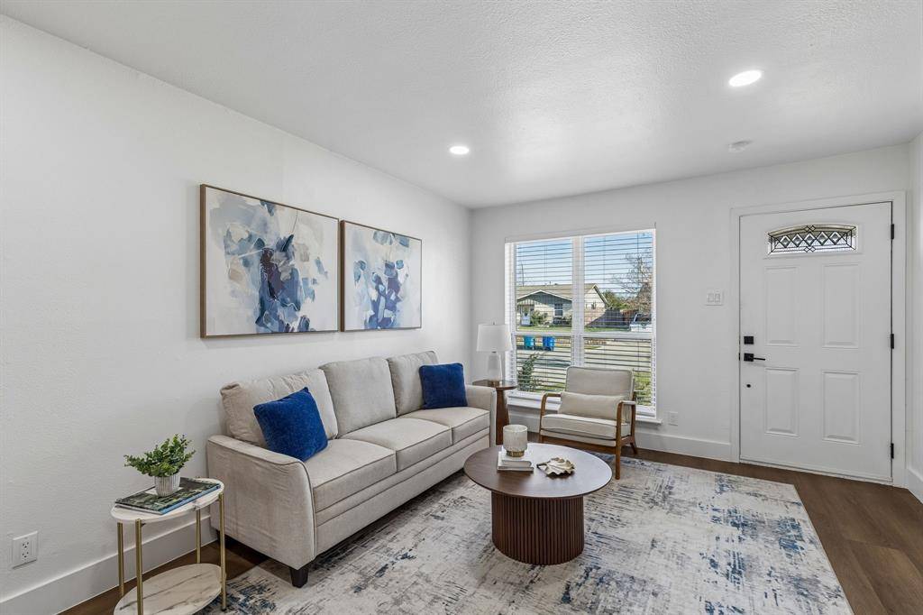 1914 Lawndale Drive, Carrollton, TX 75006