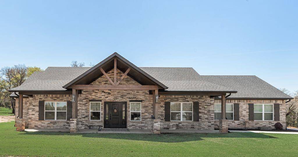 245 Creek Crossing Street, Alvord, TX 76225