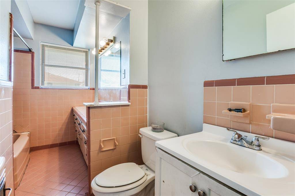 2406 Cliff Teen Court, Dallas, TX 75233