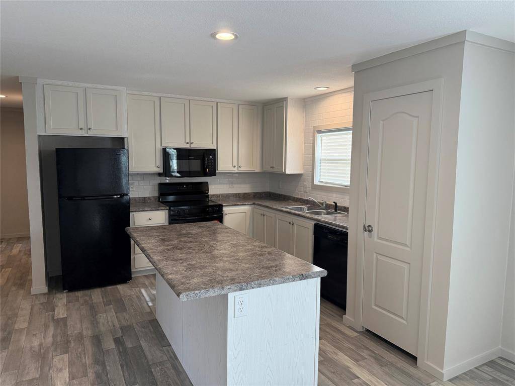 358 Reast Road, Whitesboro, TX 76273