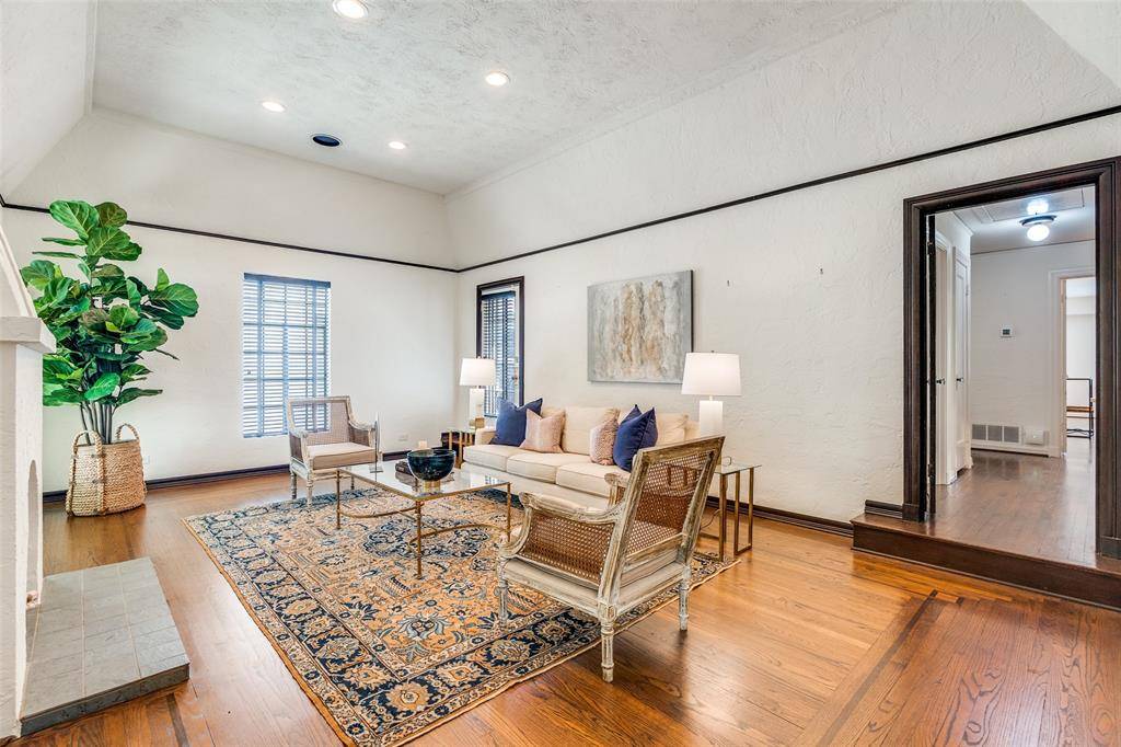 4073 Amherst Avenue, University Park, TX 75225