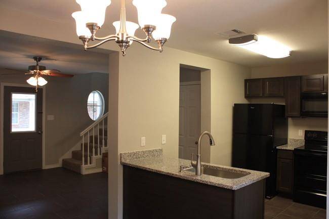 2004 Pecan Street #C, Commerce, TX 75428