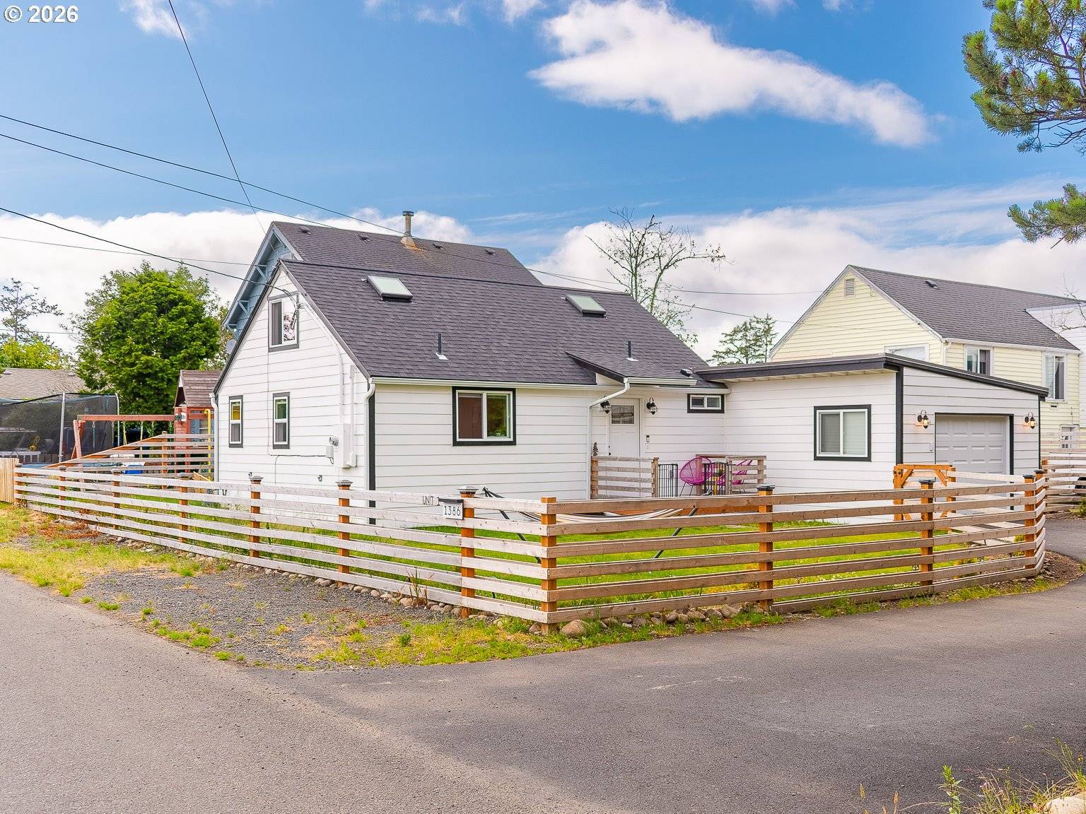 1386 AVENUE U #1, Seaside, OR 97138