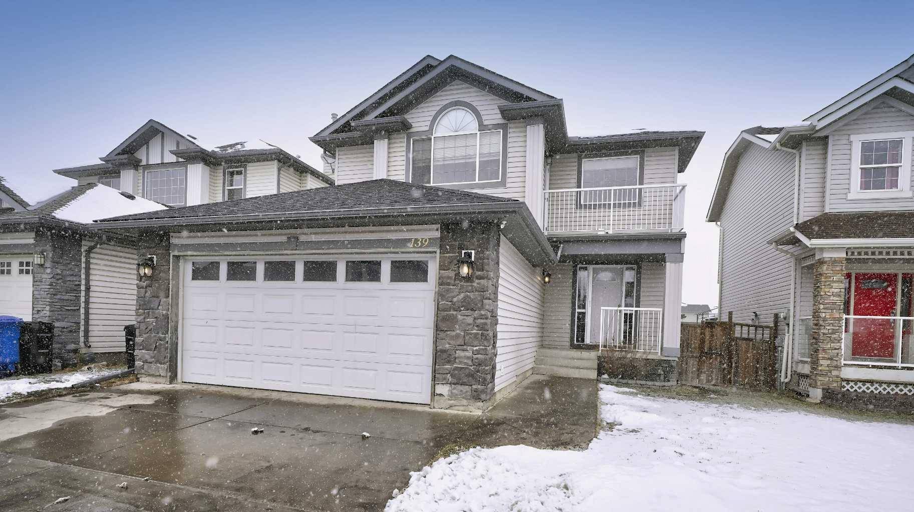 139 Coopers Close SW, Airdrie, AB T4B 2X1
