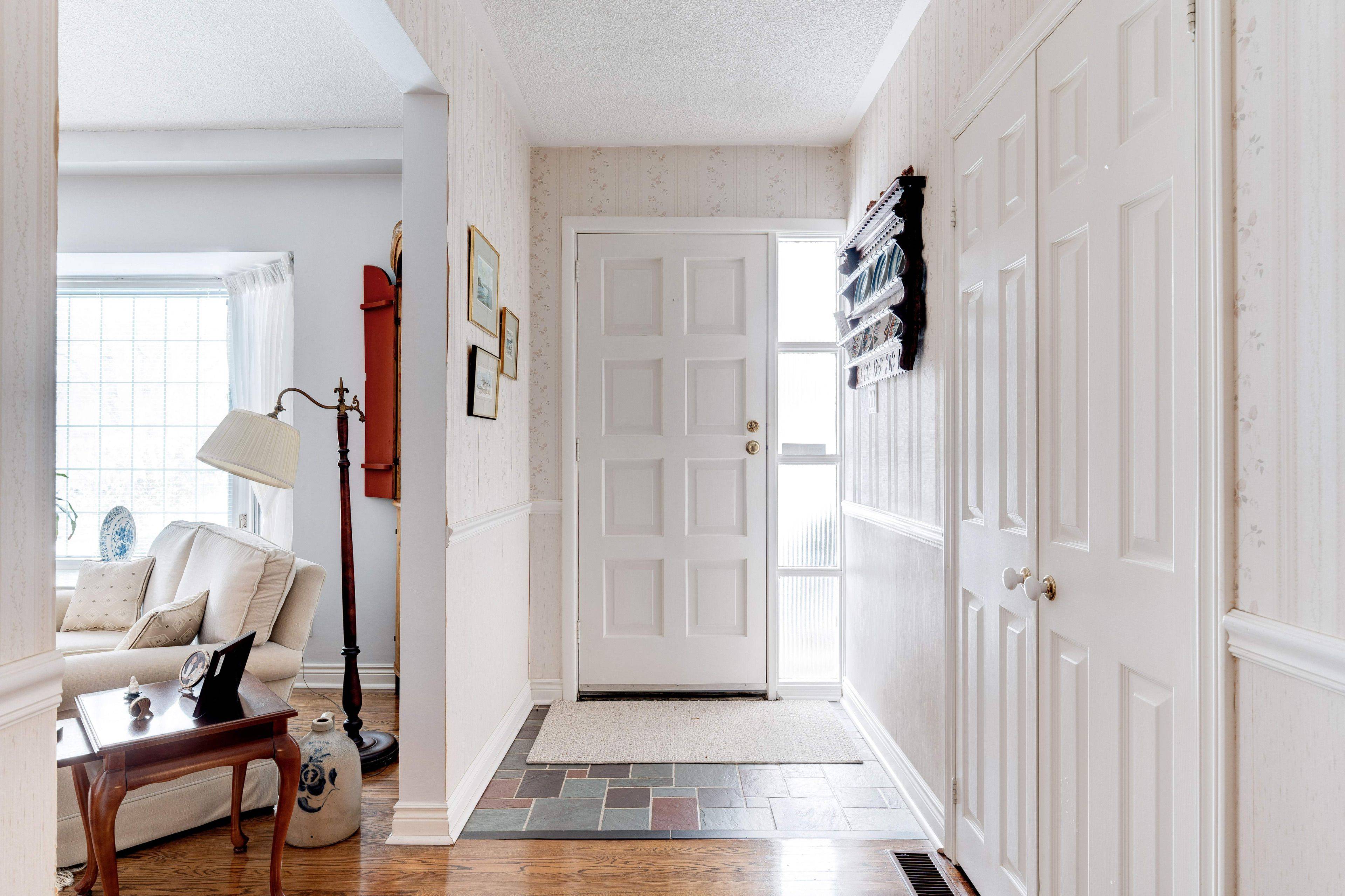 332 Coral TER, Oakville, ON L6J 4C4